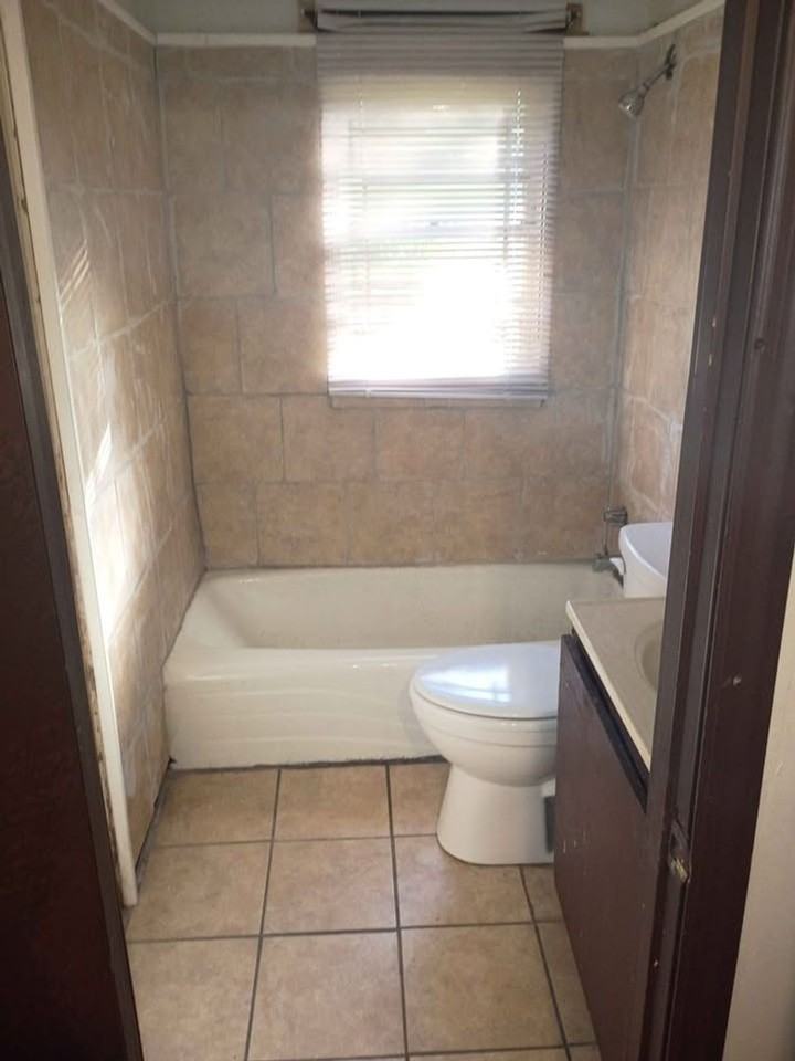 304 Wells Ave - Photo 3 of 7