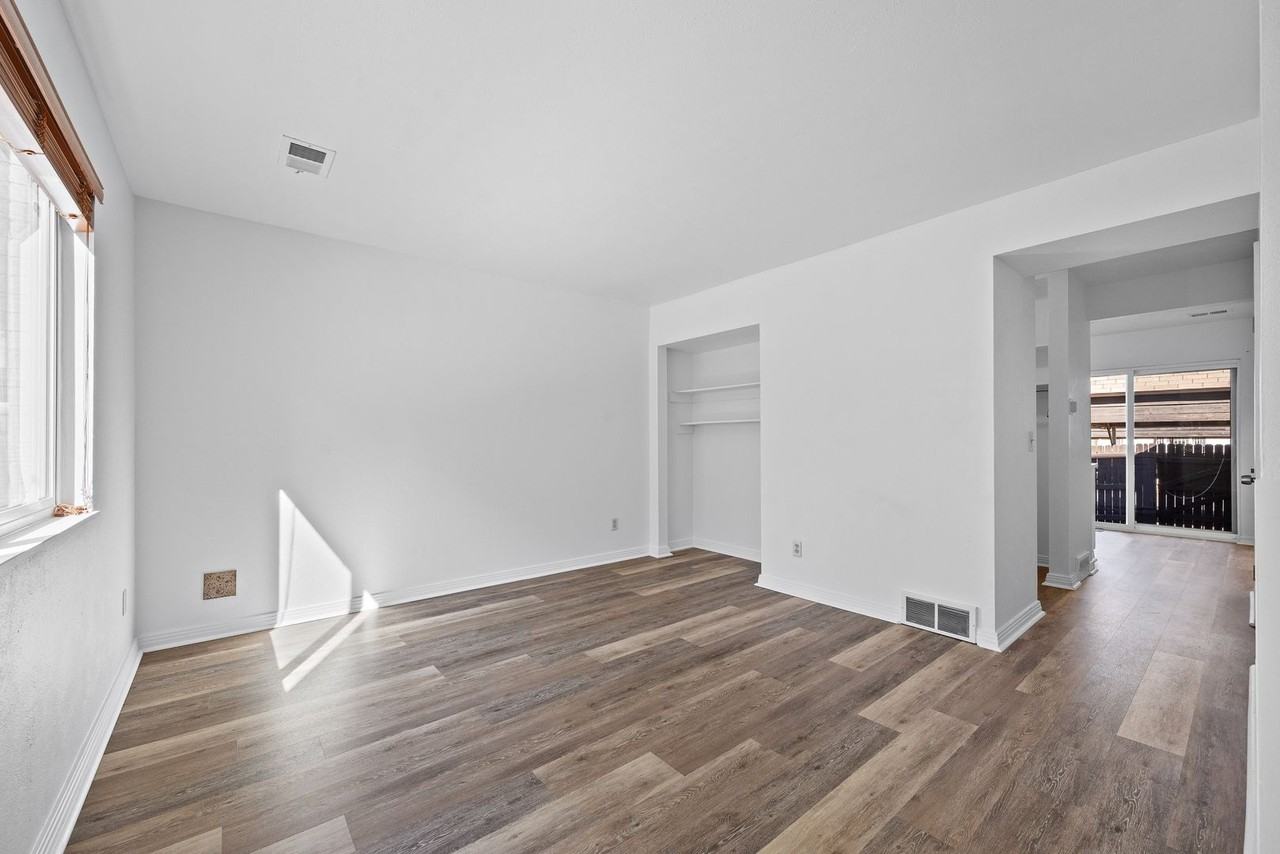 42 Evergreen St - Photo 3 of 17