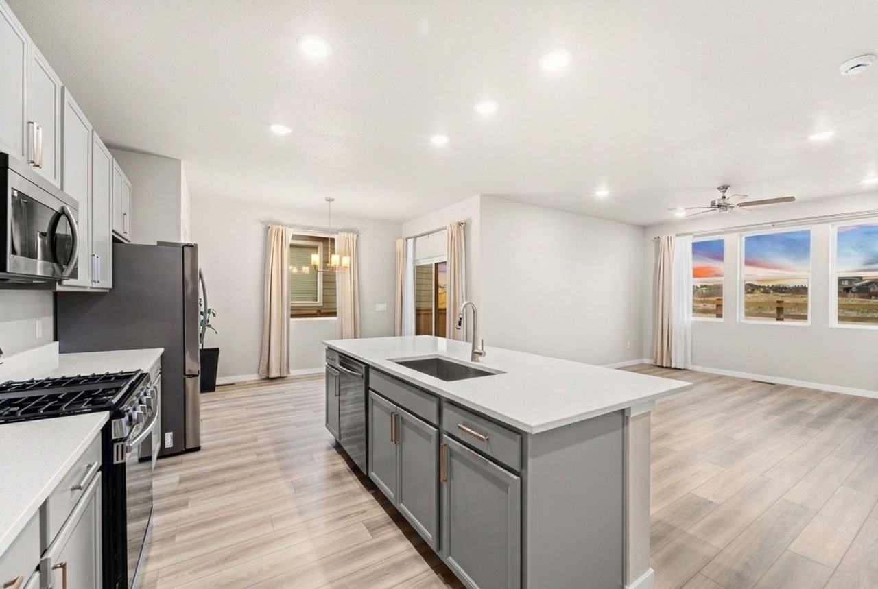 8093 Yellowleaf Pl - Photo 7 of 25