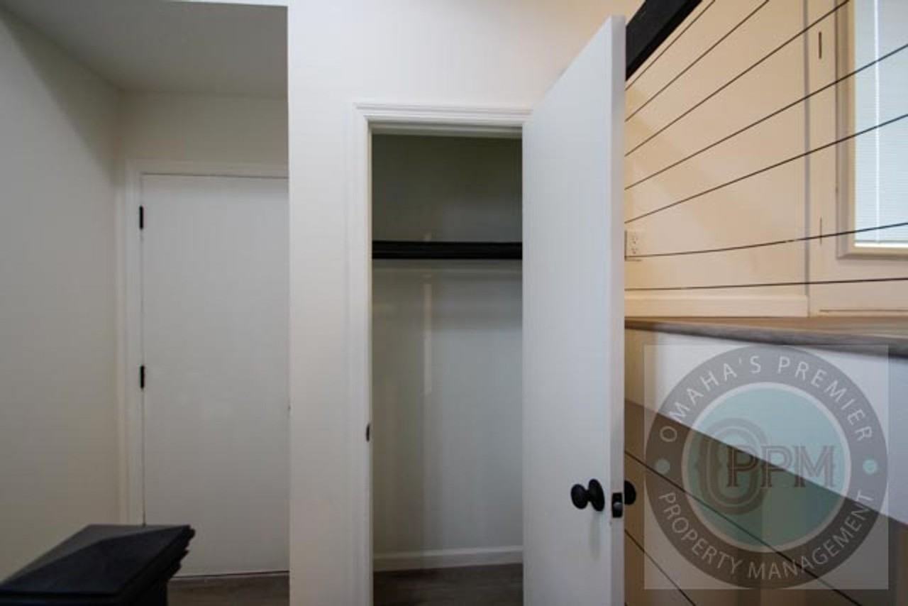 7106 S 145th St - Photo 3 of 35