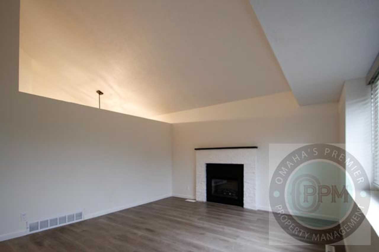 7106 S 145th St - Photo 7 of 35