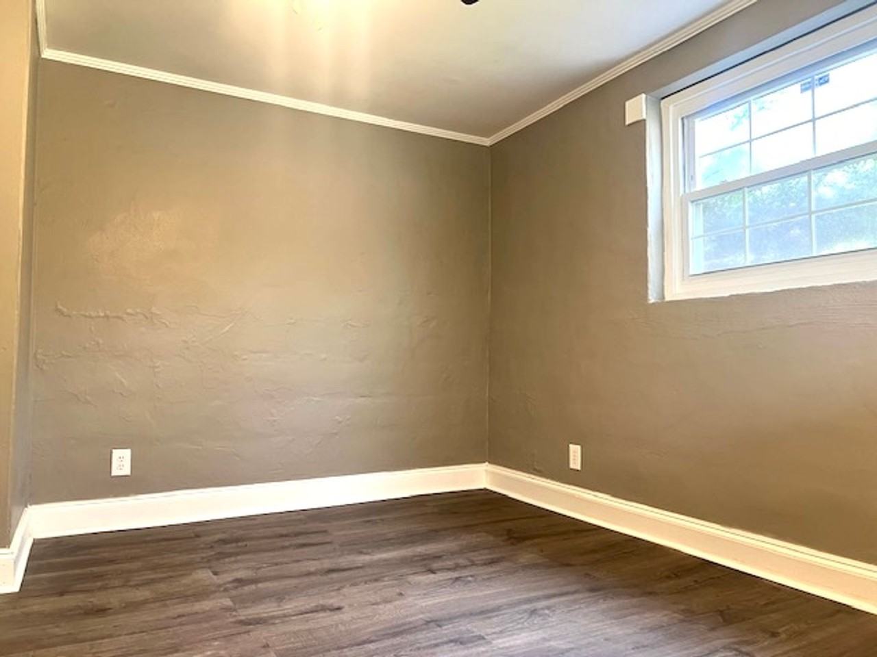 112 Circle Hill Dr - Photo 5 of 10