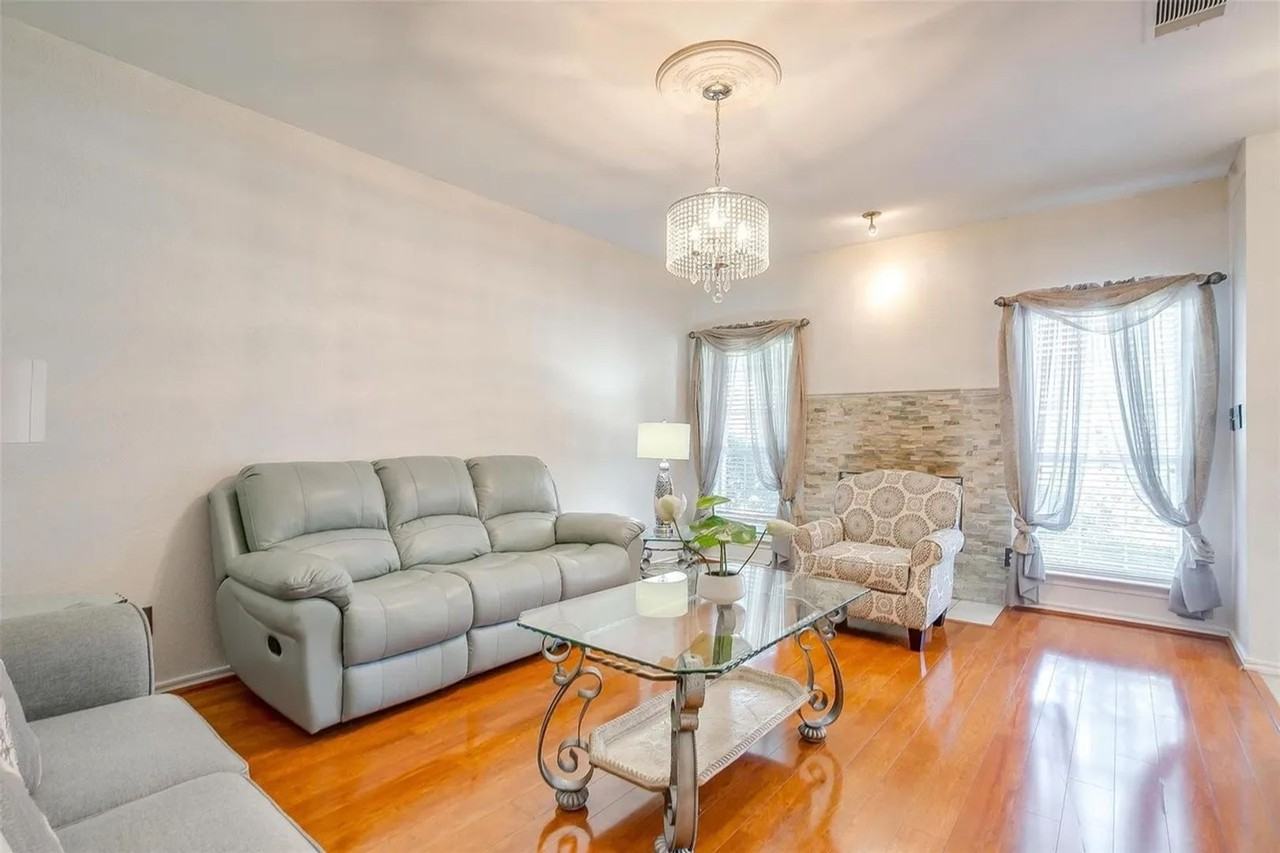 1709 Circle Creek Dr - Photo 5 of 36