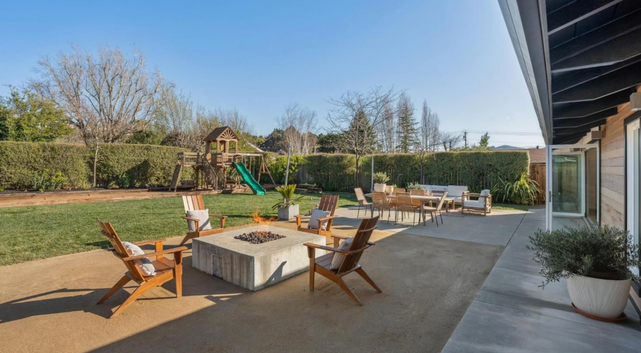 122 Blackfield Dr - Photo 2 of 19