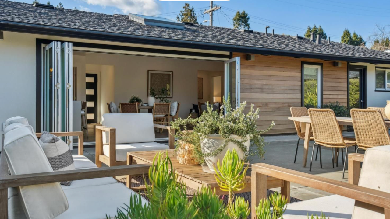 122 Blackfield Dr - Photo 3 of 19