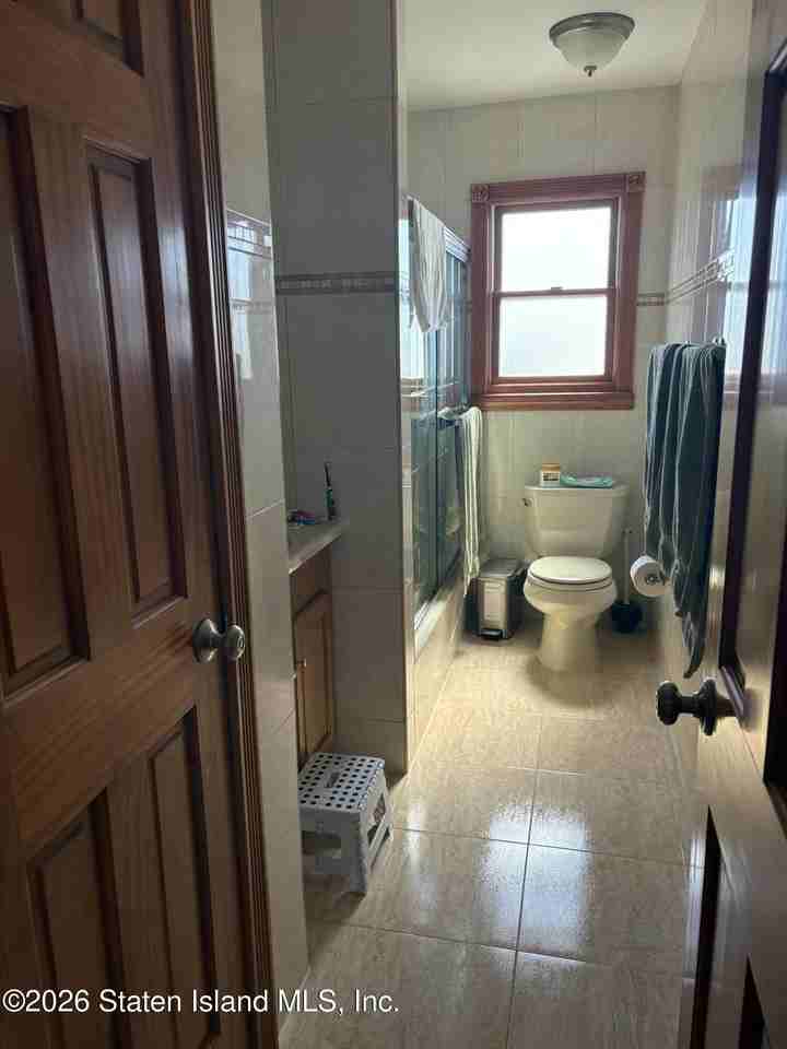 146 Robinson Ave - Photo 6 of 23