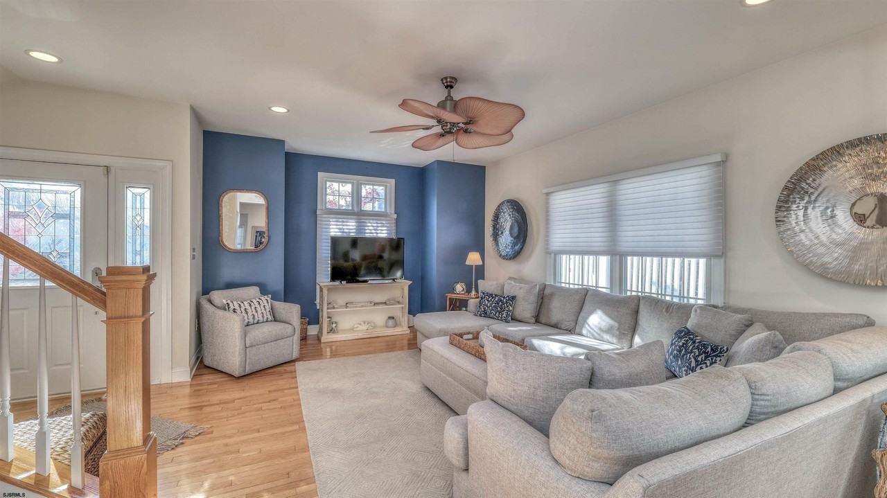 119 N Belmont Ave - Photo 2 of 35