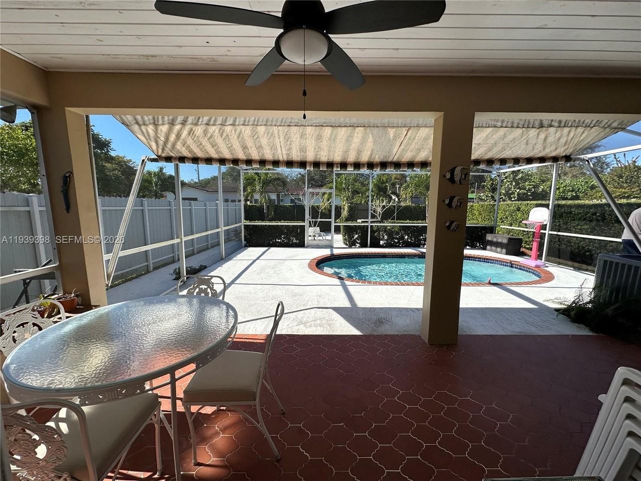 120 Pocatella Street - Photo 6 of 9