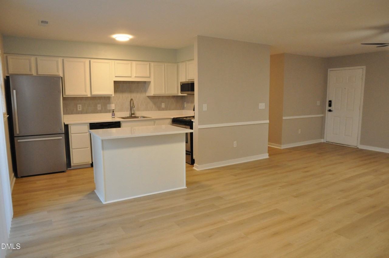 1707 Water St - Photo 2 of 9