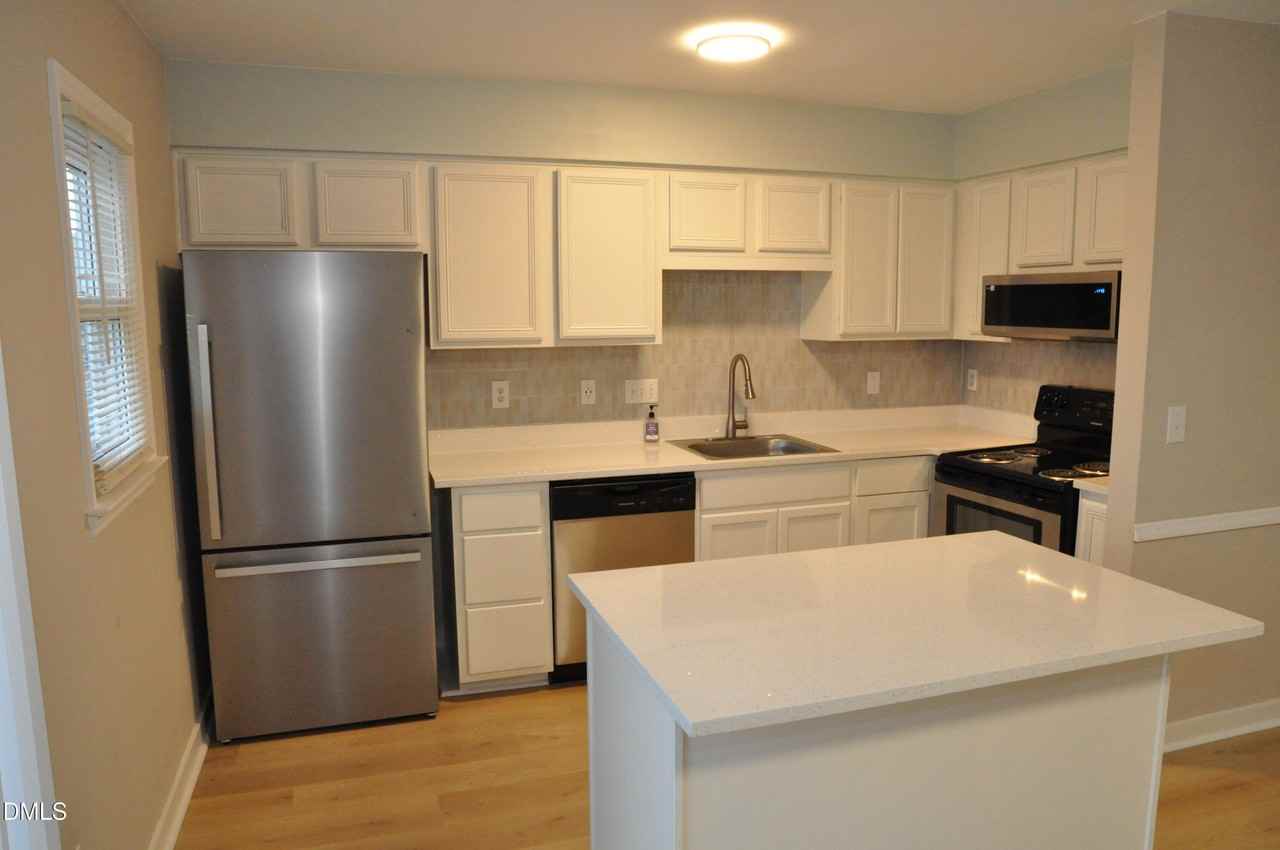 1707 Water St - Photo 3 of 9