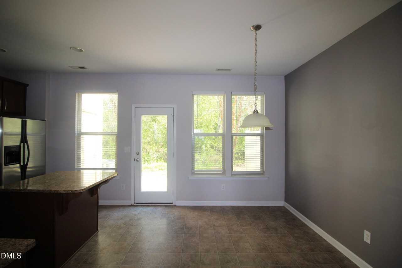 4436 Iyar Way - Photo 6 of 15