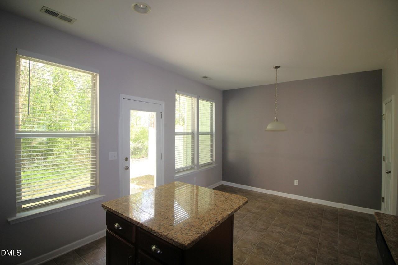 4436 Iyar Way - Photo 7 of 15