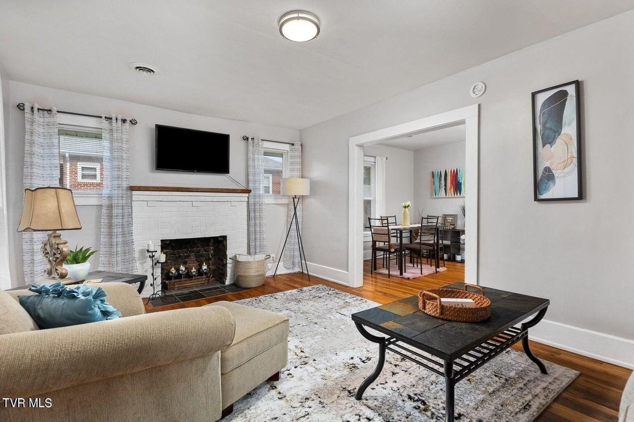 1509 Virginia St - Photo 4 of 19