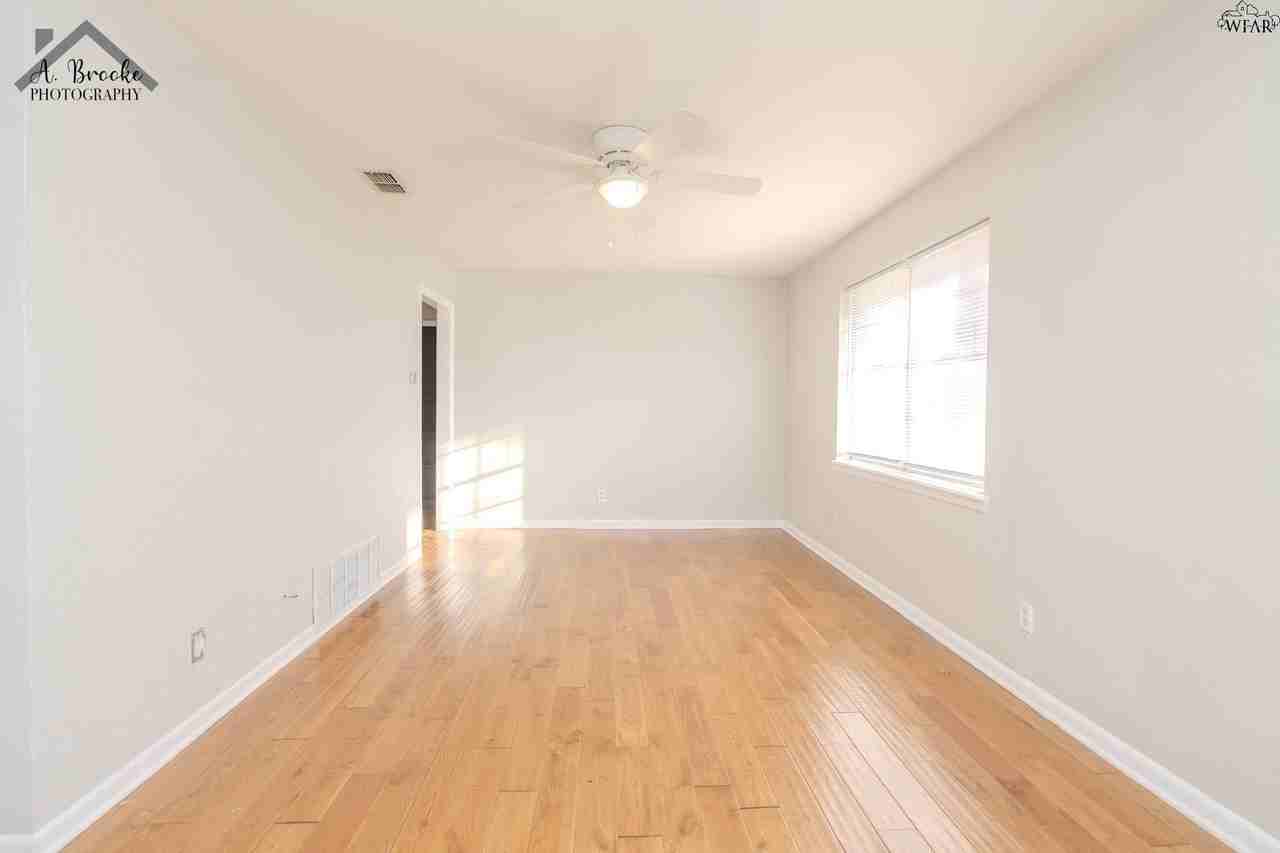 2920 Featherston Ave - Photo 4 of 21