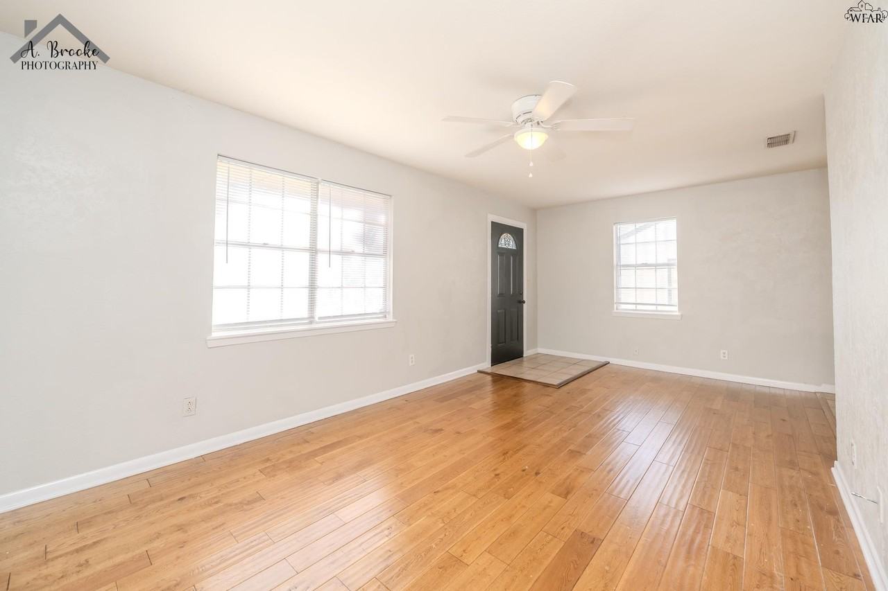 2920 Featherston Ave - Photo 5 of 21