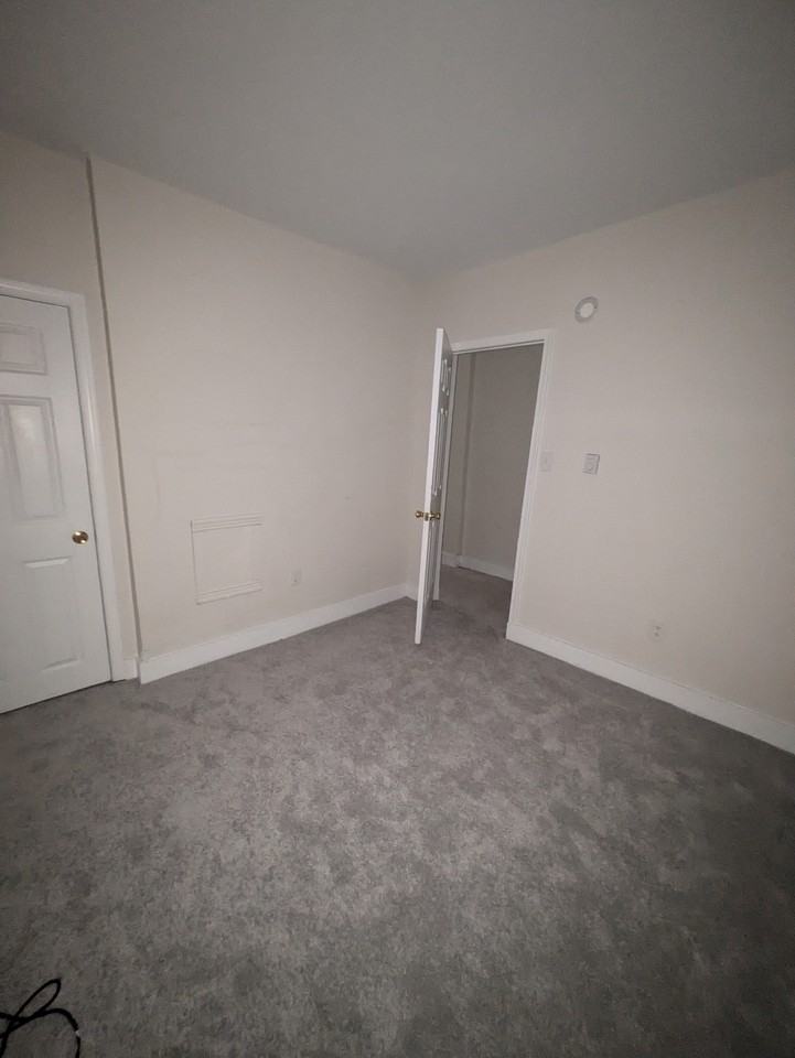 831 Kirkwood St #C - Photo 6 of 7