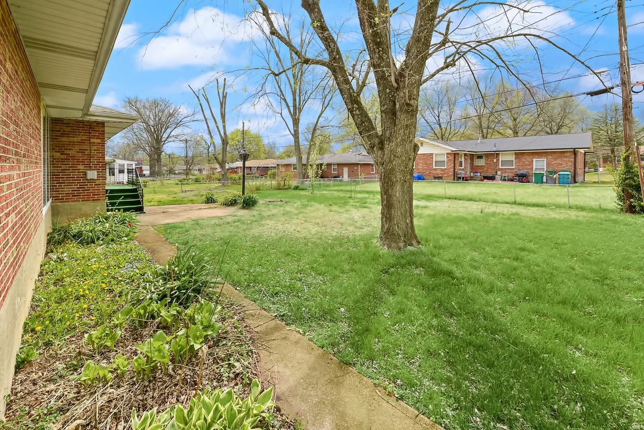 9701 Colony Dr #1 - Photo 3 of 20