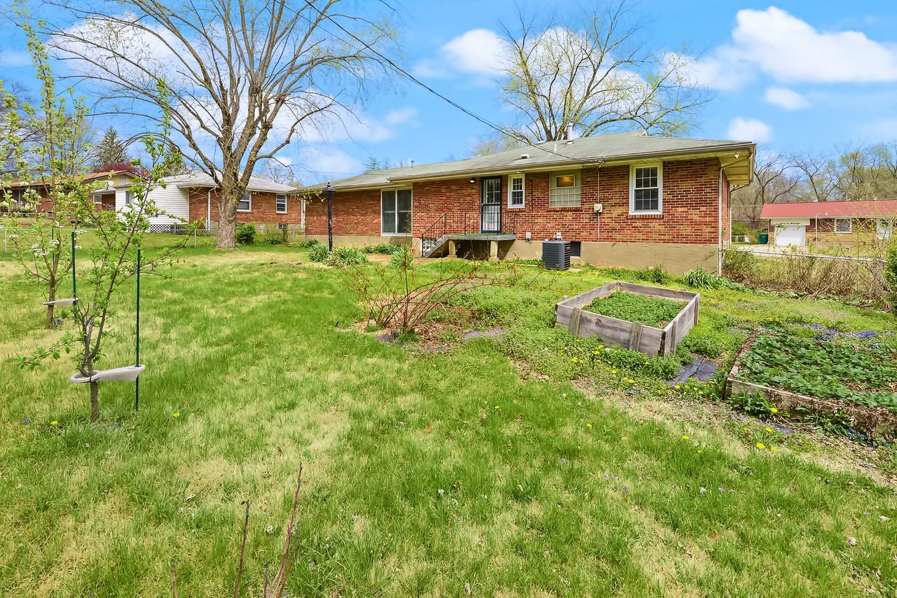 9701 Colony Dr #1 - Photo 5 of 20