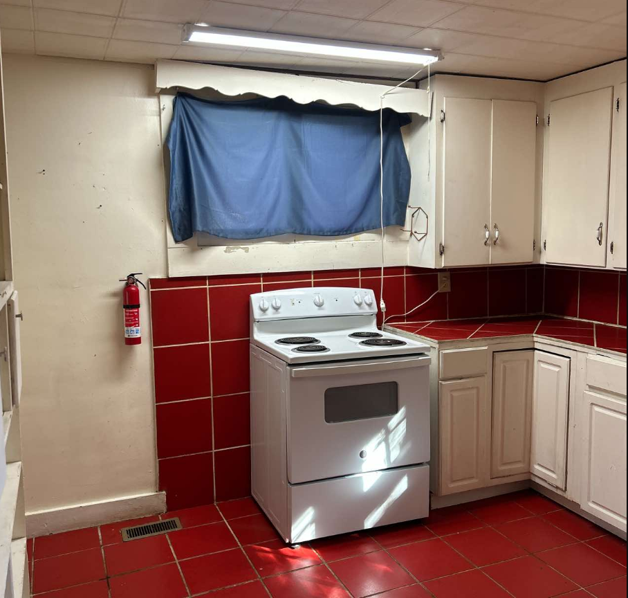 110 E Burgess St #1 - Photo 2 of 10