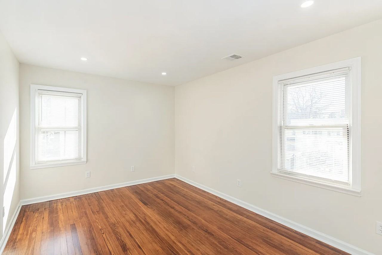 116 Franklin St - Photo 3 of 13