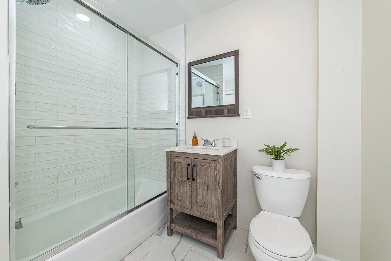 116 Franklin St - Photo 4 of 13