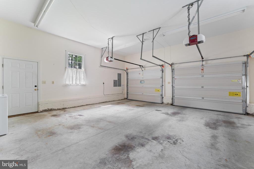 8237 Hickory Dr - Photo 3 of 22