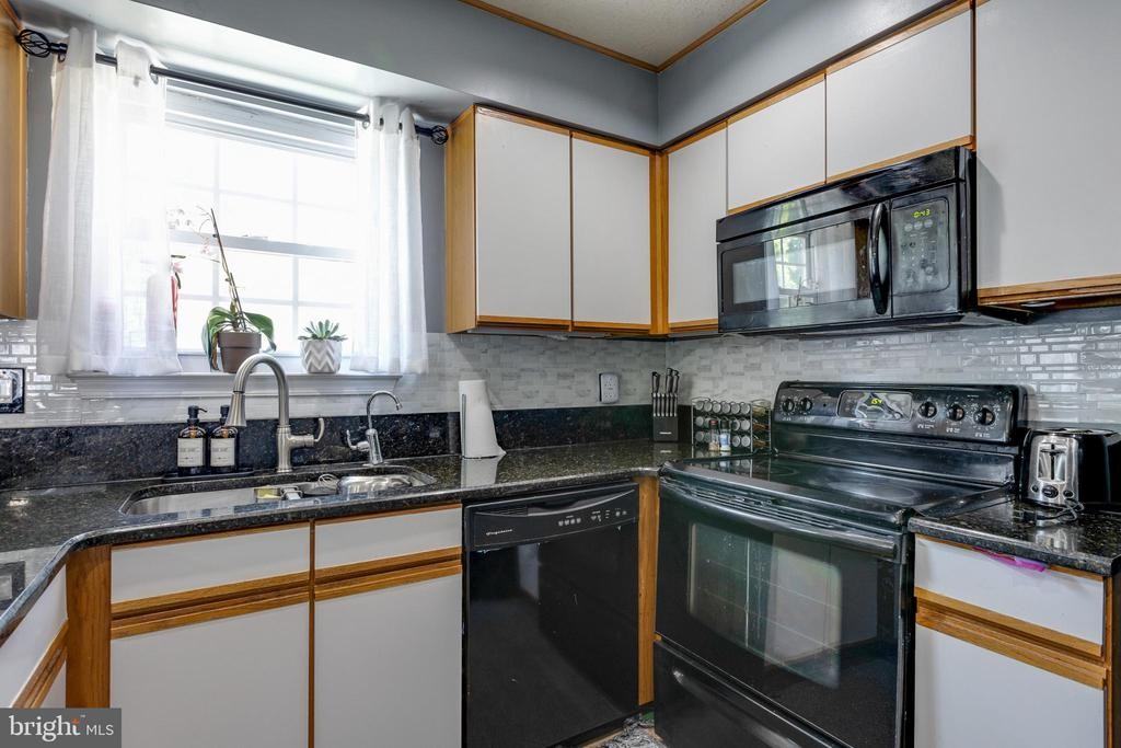 8329 Founders Woods Way - Photo 2 of 26