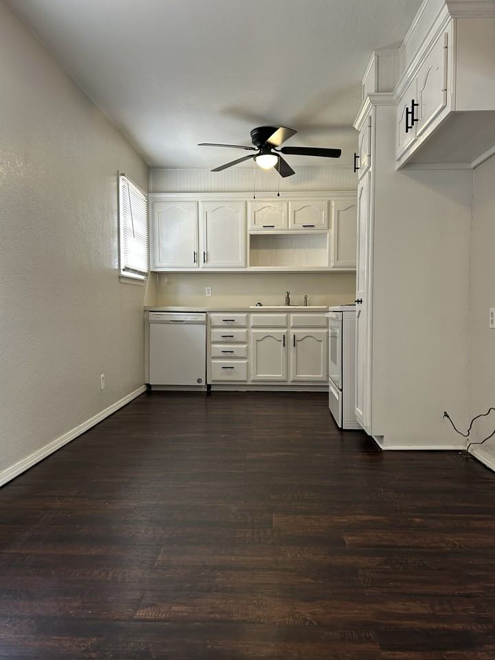 1618 Mount Washington Rd #1 - Photo 3 of 30