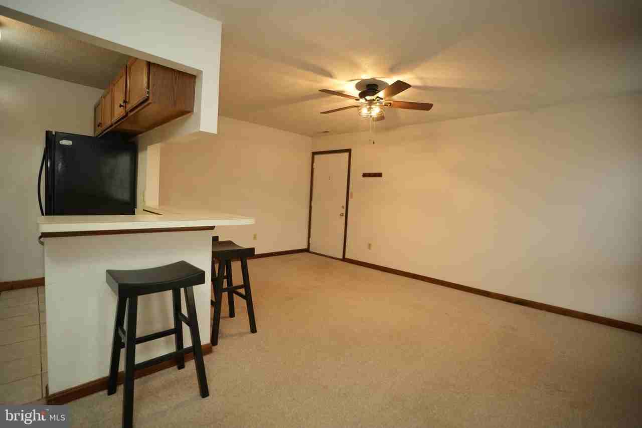 23239 Rosewood Ct - Photo 4 of 16