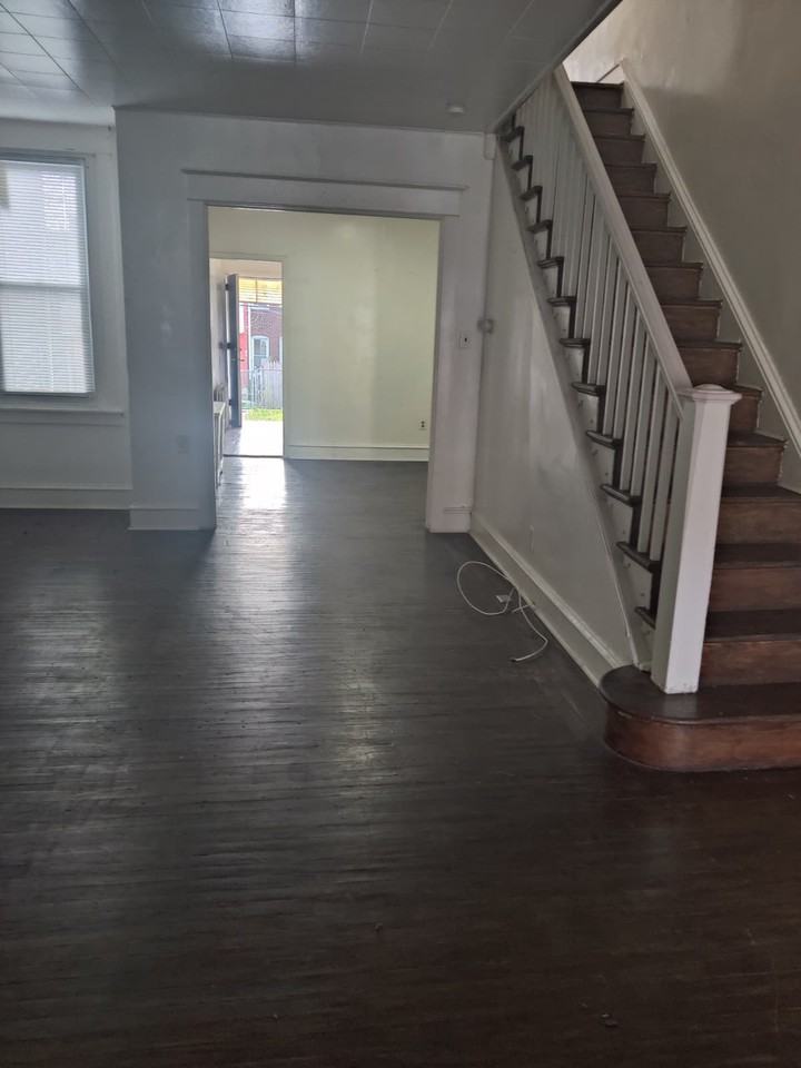 6139 Walker St #1 - Photo 4 of 17