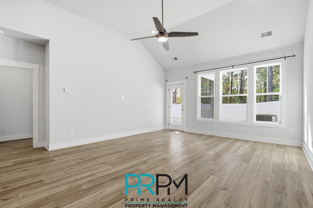 6 Thornfield Dr #1 - Photo 3 of 25