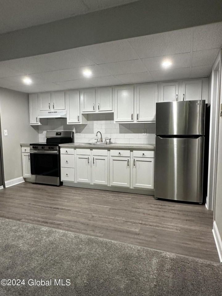 205 S Allen St - Photo 6 of 15