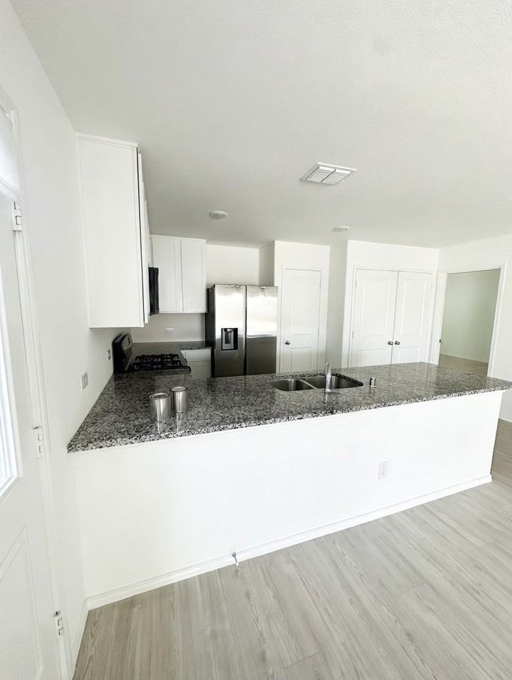 11906 Hermosa Lane - Photo 3 of 13