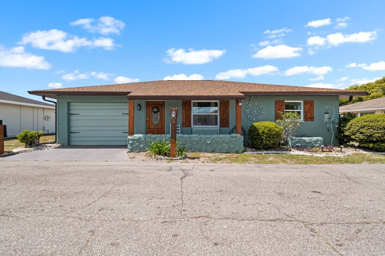 706 W Brockton Pl - Photo 2 of 29