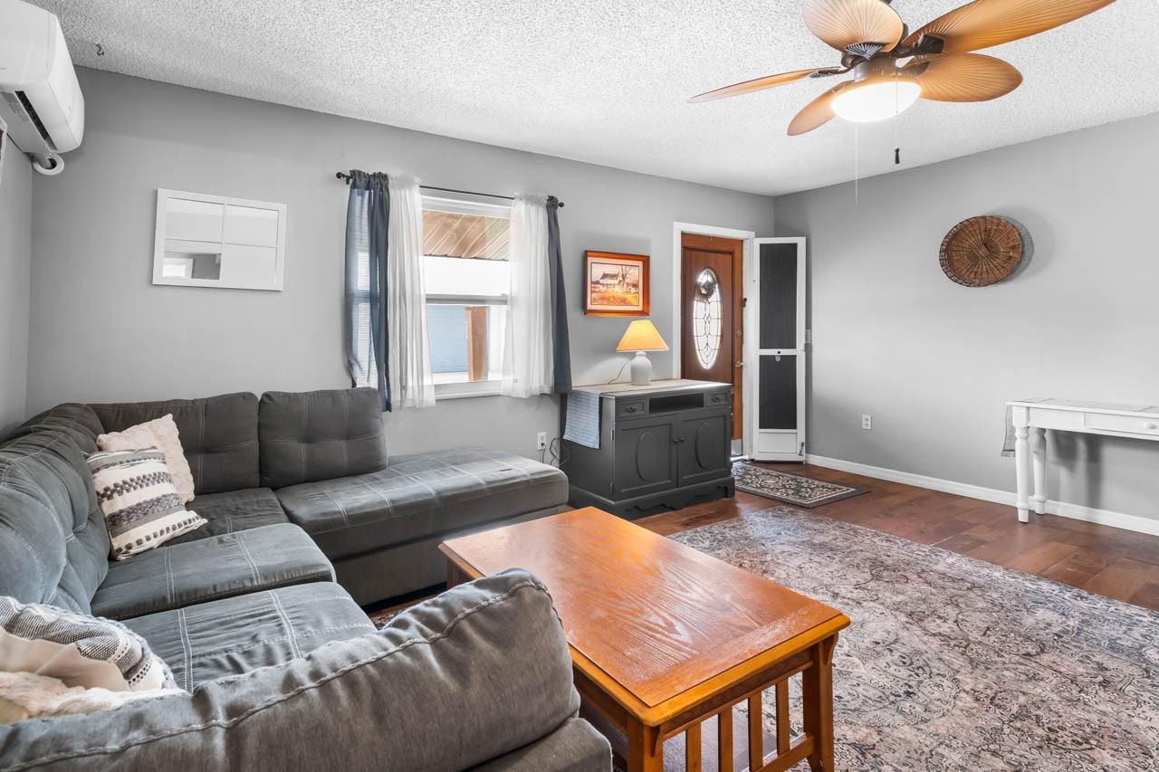 706 W Brockton Pl - Photo 7 of 29