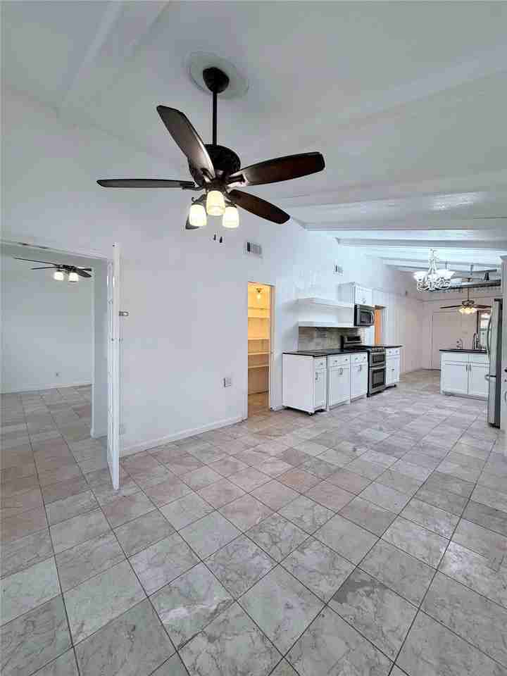 618 Sulphur St - Photo 3 of 25