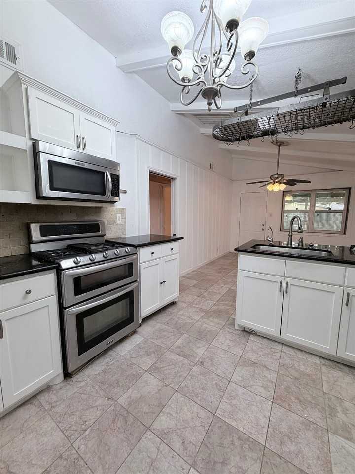 618 Sulphur St - Photo 7 of 25