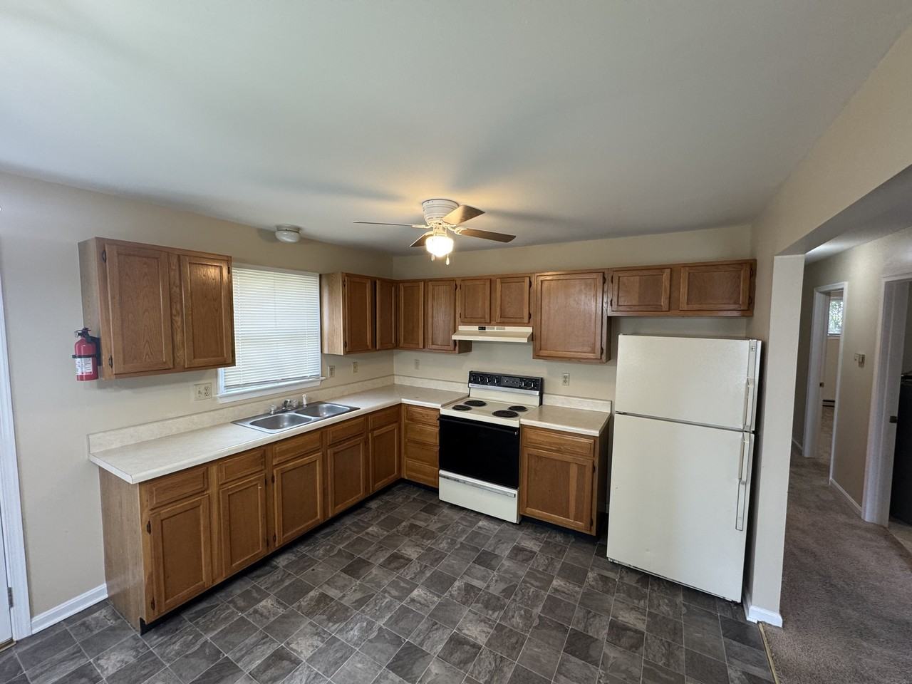 704 Thomas Lane - AUnit A #A - Photo 2 of 11