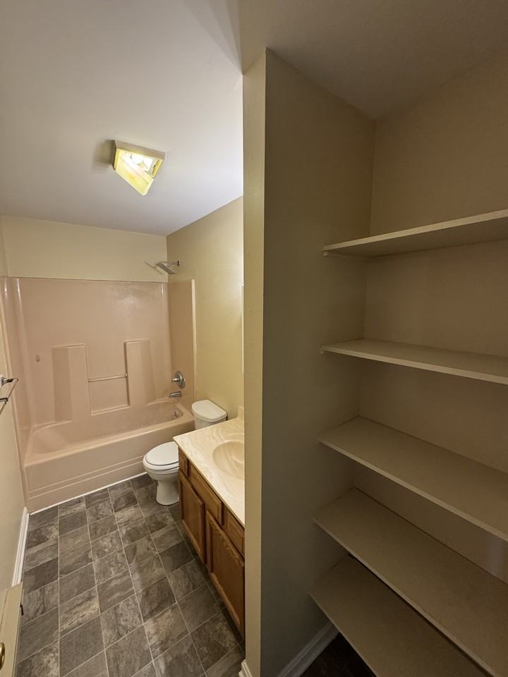 704 Thomas Lane - AUnit A #A - Photo 7 of 11