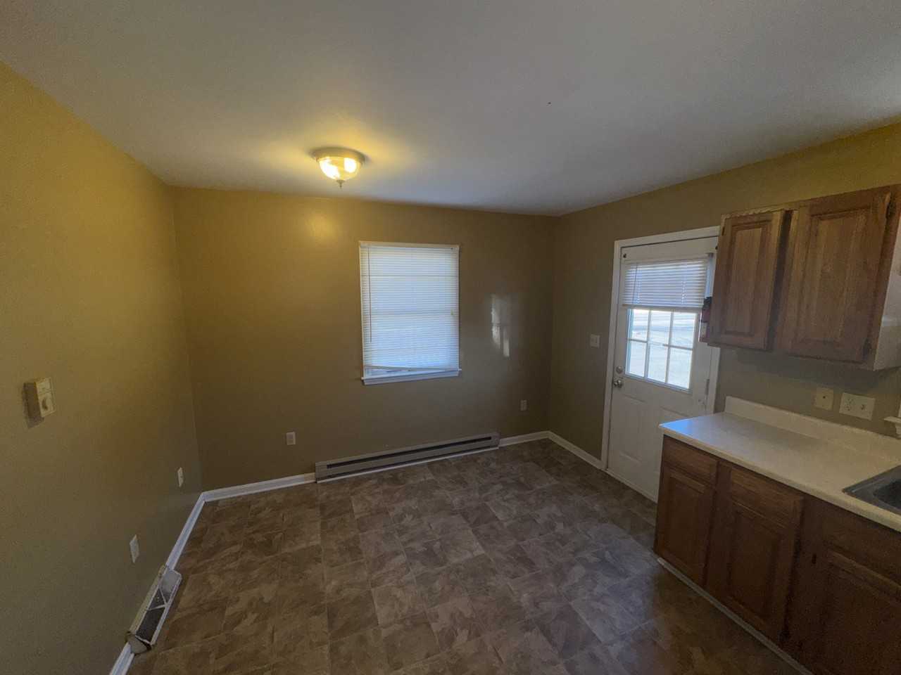 700 Thomas LaneUnit A #A - Photo 2 of 9