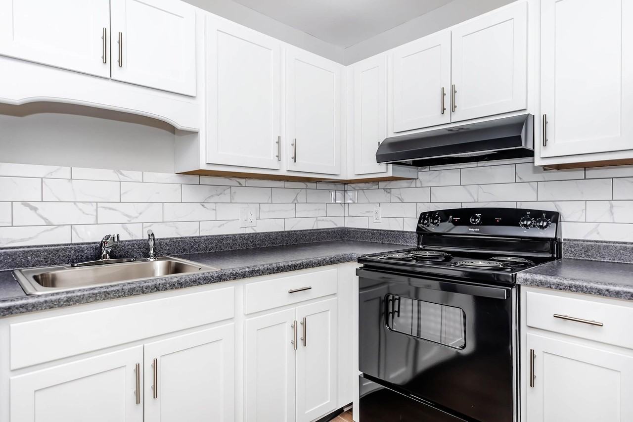 Brickyard Flats - Photo 4 of 70