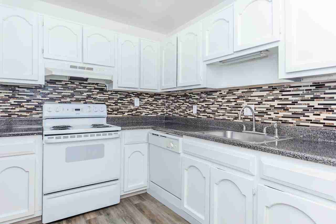 Brickyard Flats - Photo 5 of 70