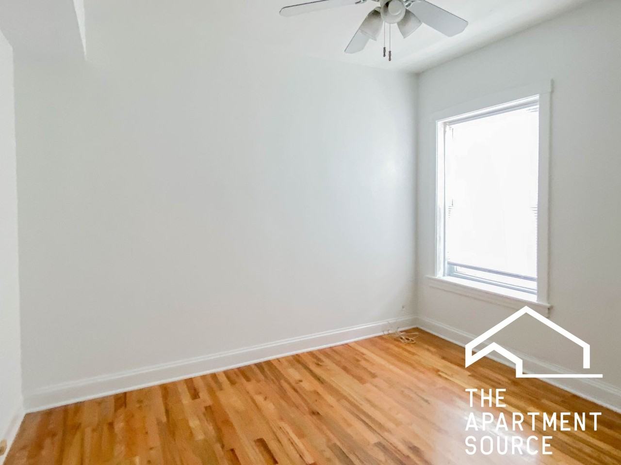 N Broadway St #3E - Photo 3 of 6