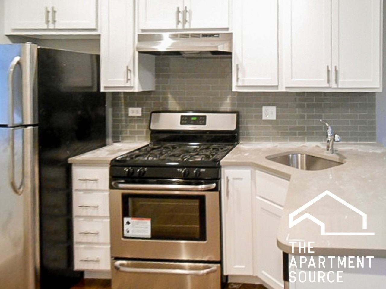 2211 W Foster Ave #1 - Photo 2 of 11