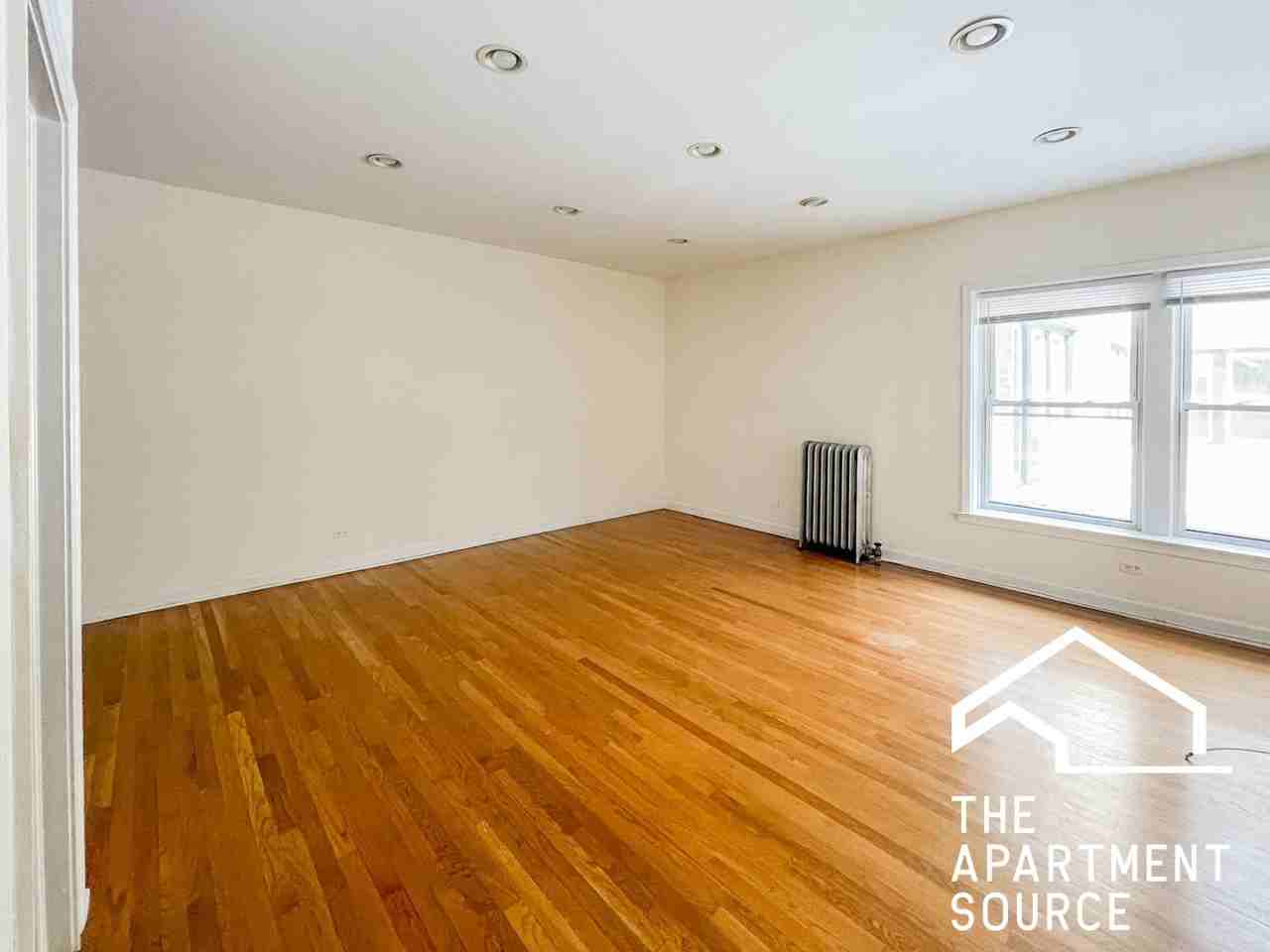 3918 N Pine Grove Ave #1 - Photo 2 of 11