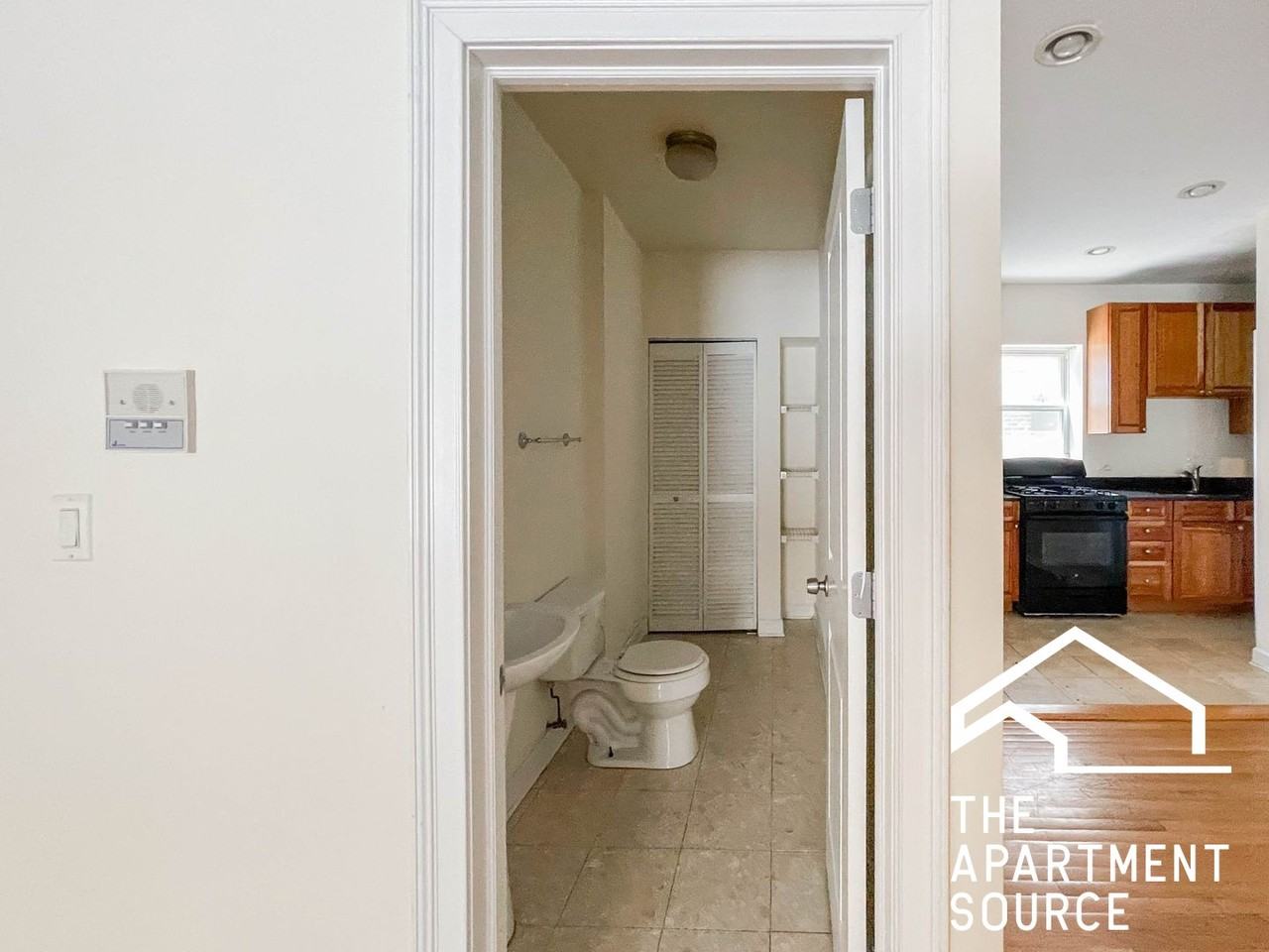 3918 N Pine Grove Ave #1 - Photo 4 of 11