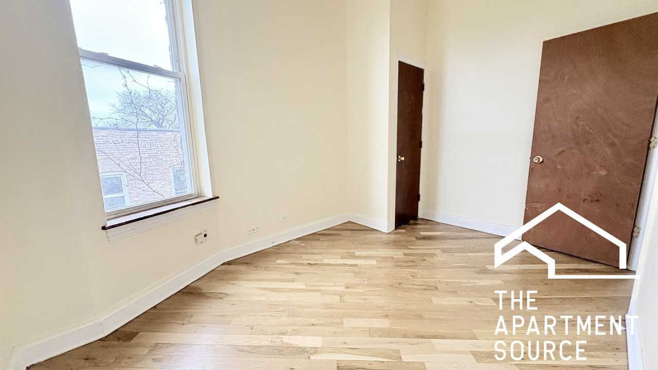 1549 S Christiana Ave #3 - Photo 7 of 18