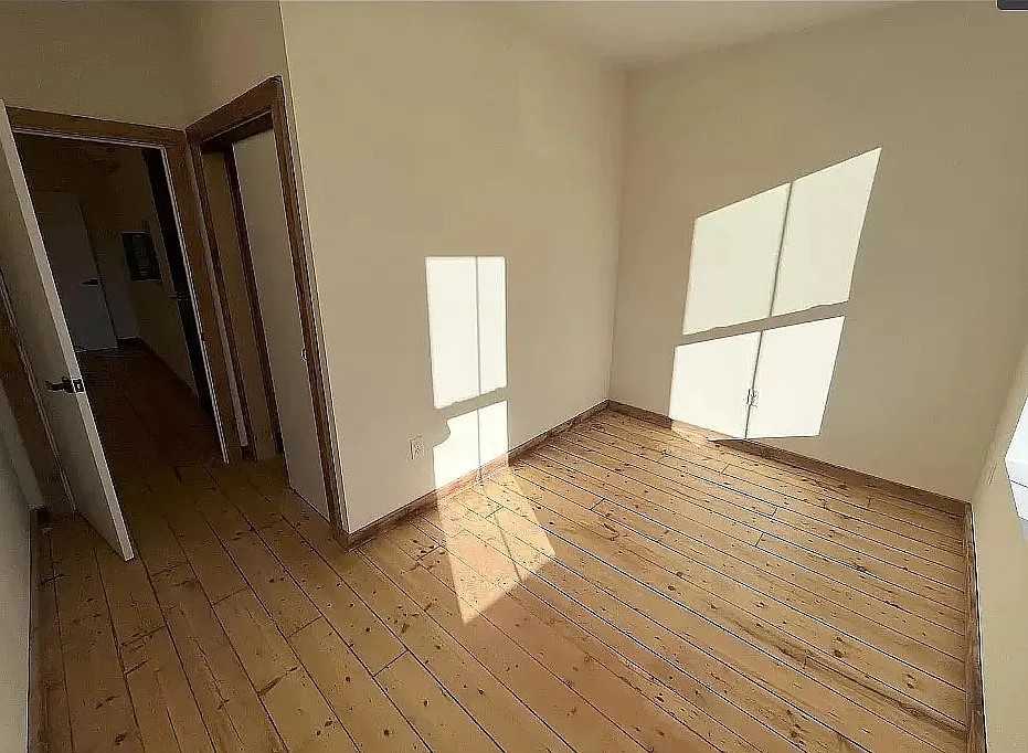 257 3rd St Apt 2r #2R - Photo 4 of 8