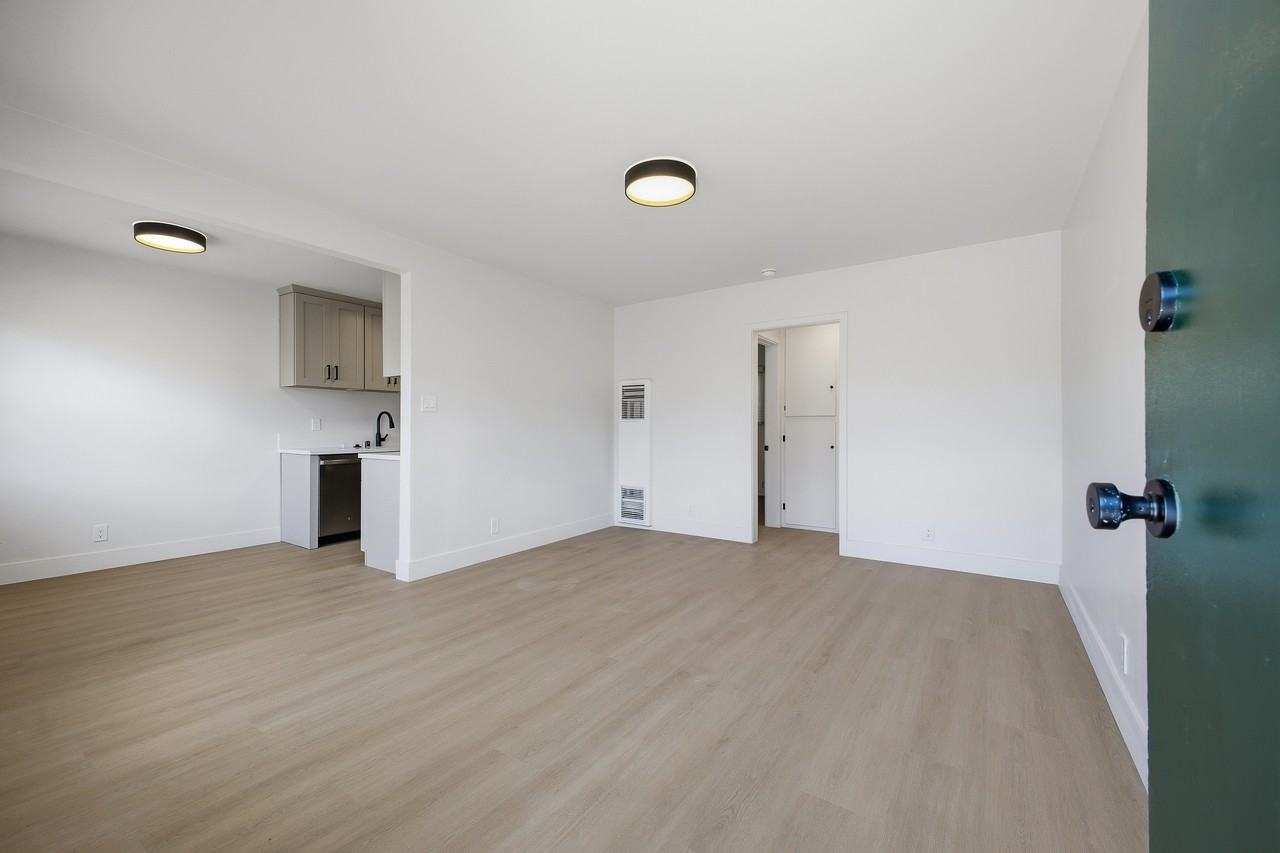 6416 South Victoria Avenue #2 - Photo 4 of 13