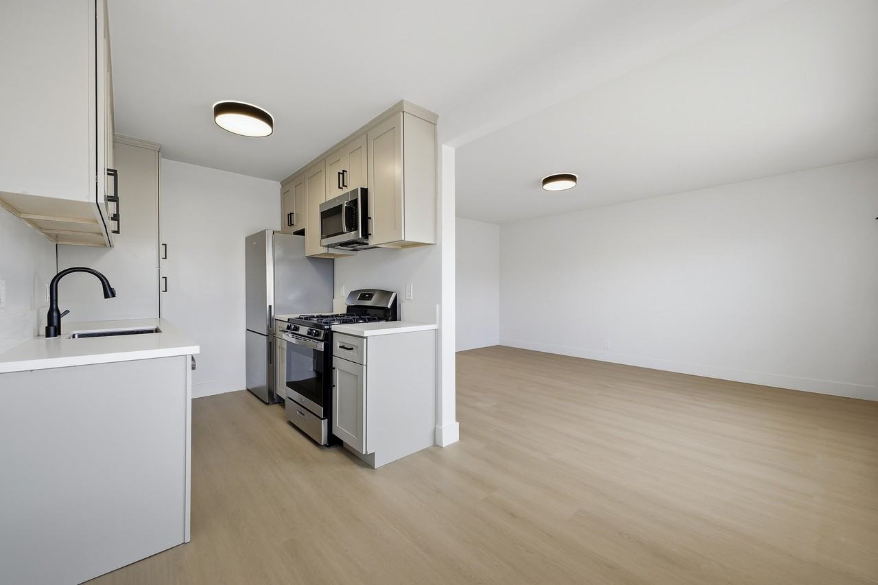 6416 South Victoria Avenue #2 - Photo 3 of 13